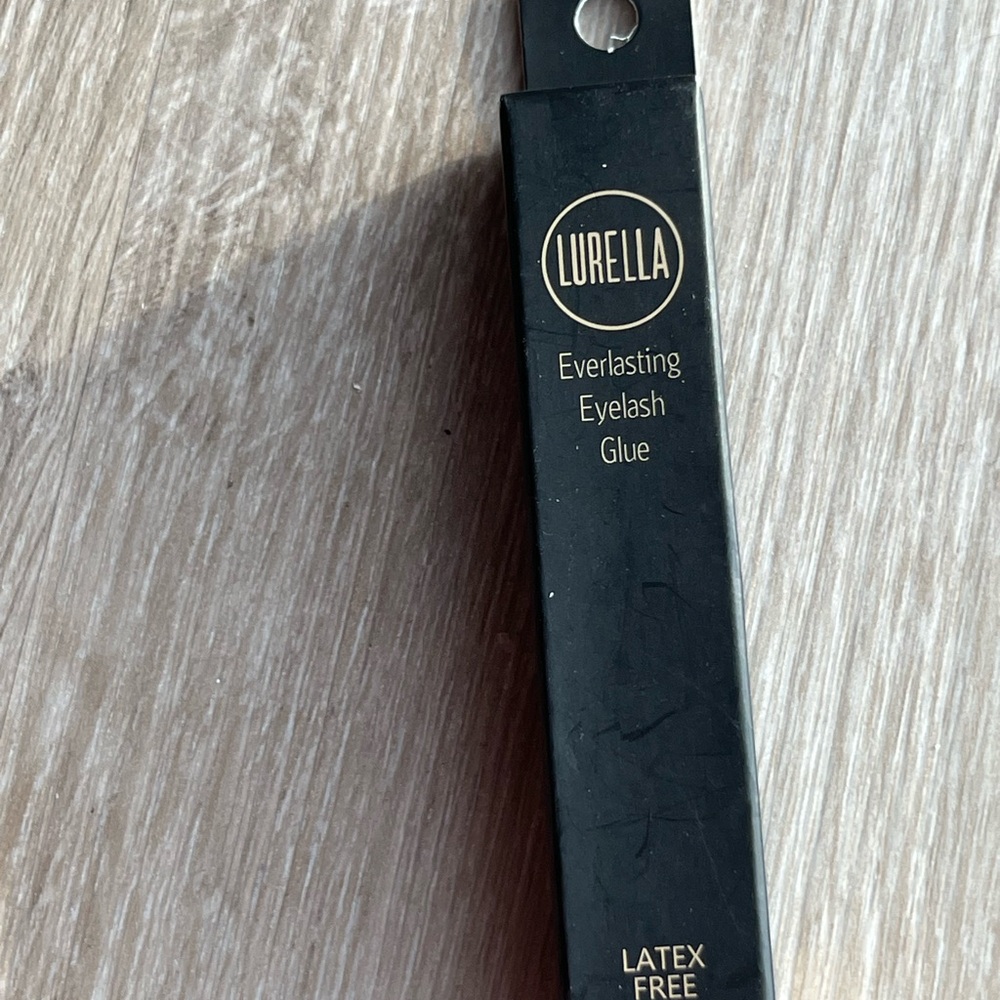 Black Everlasting Eyelash Glue